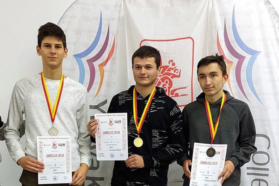 Сребрен медал во шах, за Матеј Звездакоски